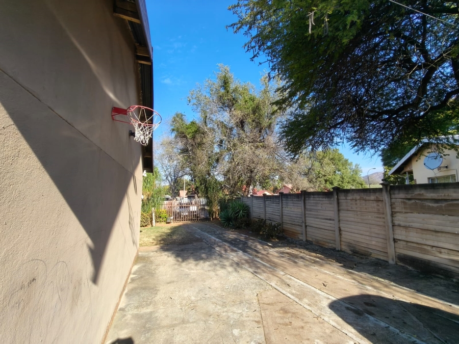 3 Bedroom Property for Sale in Geelhoutpark North West